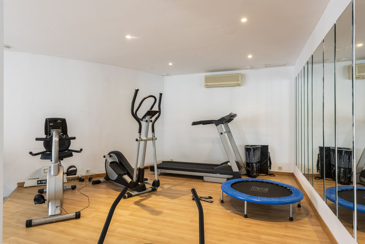 5 Bed Townhouse for sale in La Quinta Costa Del Sol, Málaga, Spain