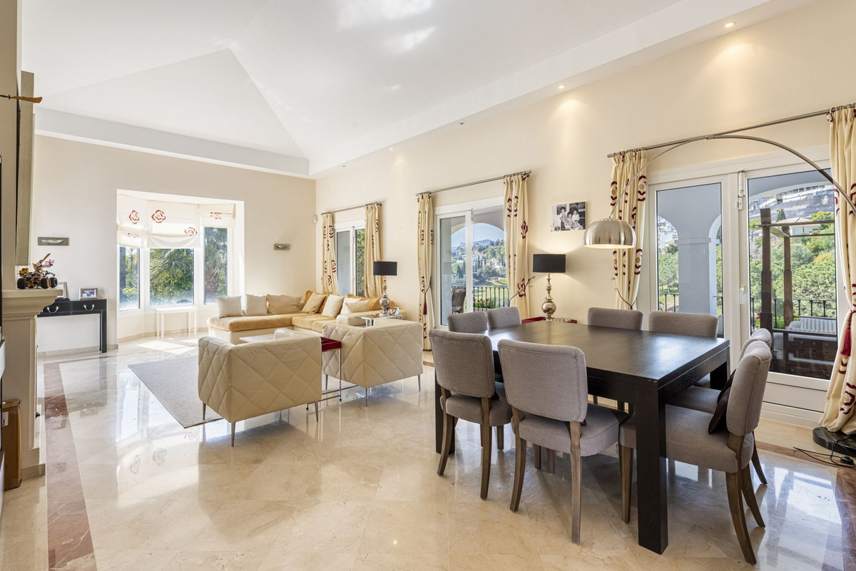 5 Bed Townhouse for sale in La Quinta Costa Del Sol, Málaga, Spain