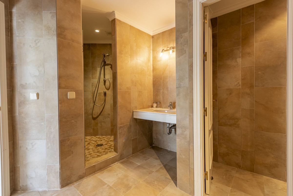 5 Bed Townhouse for sale in La Quinta Costa Del Sol, Málaga, Spain