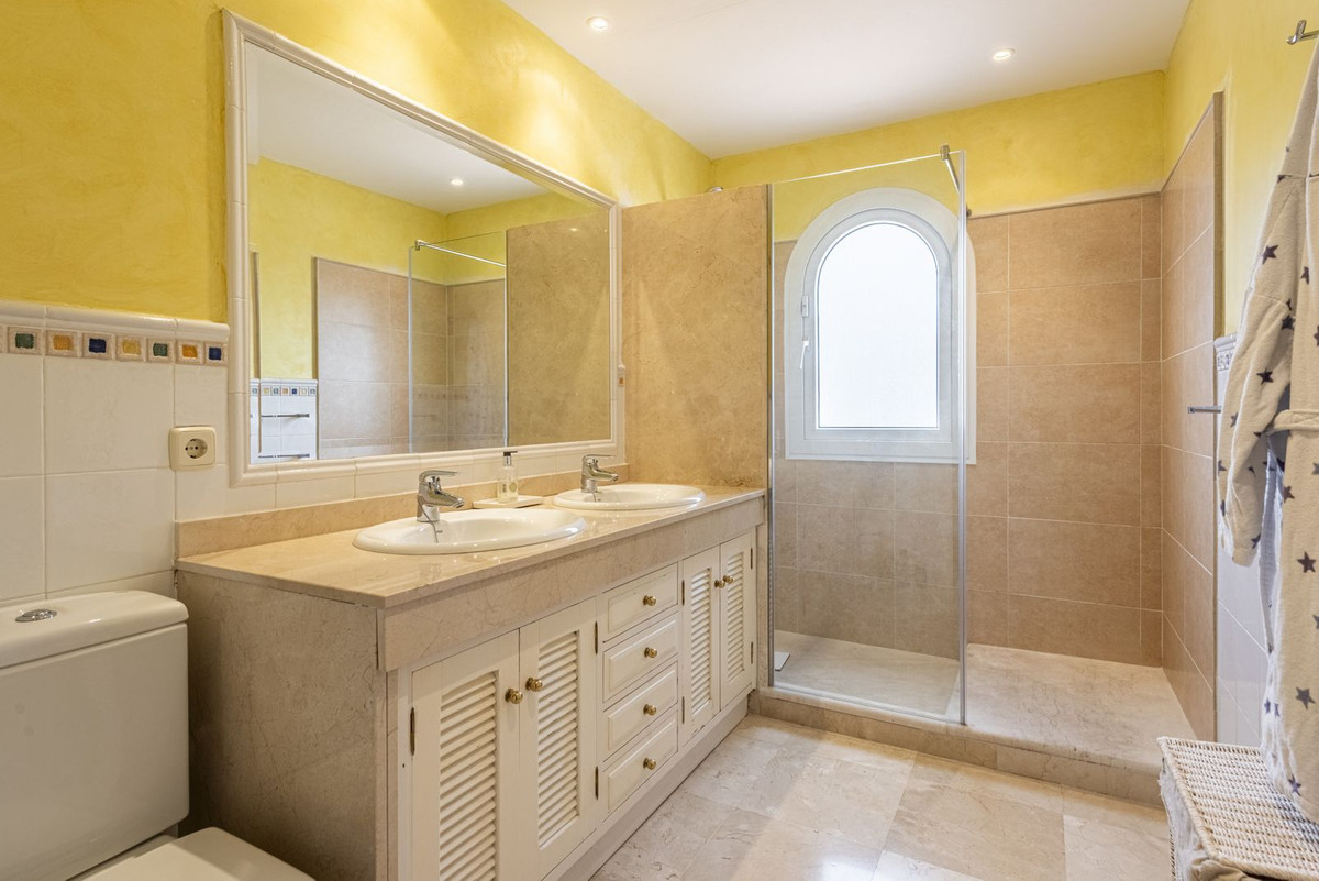 5 Bed Townhouse for sale in La Quinta Costa Del Sol, Málaga, Spain