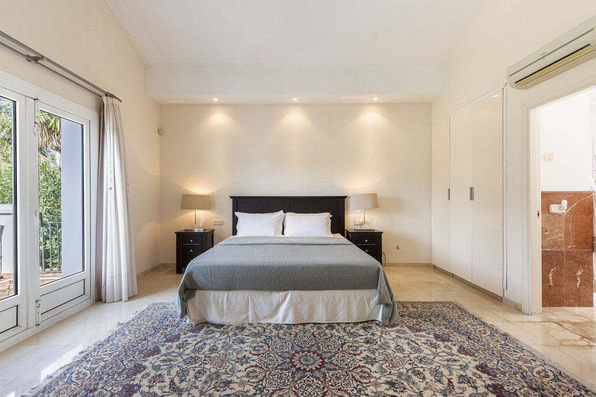 5 Bed Townhouse for sale in La Quinta Costa Del Sol, Málaga, Spain