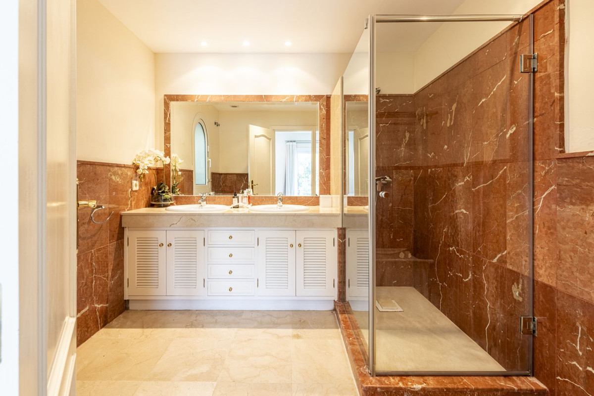 5 Bed Townhouse for sale in La Quinta Costa Del Sol, Málaga, Spain