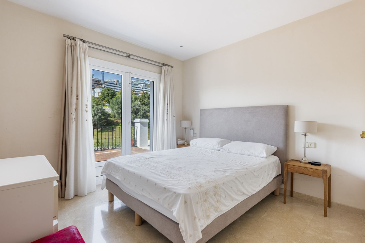 5 Bed Townhouse for sale in La Quinta Costa Del Sol, Málaga, Spain