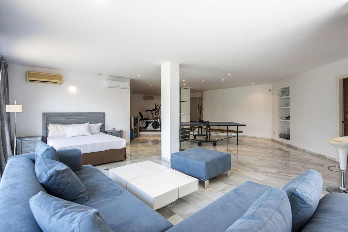 5 Bed Townhouse for sale in La Quinta Costa Del Sol, Málaga, Spain