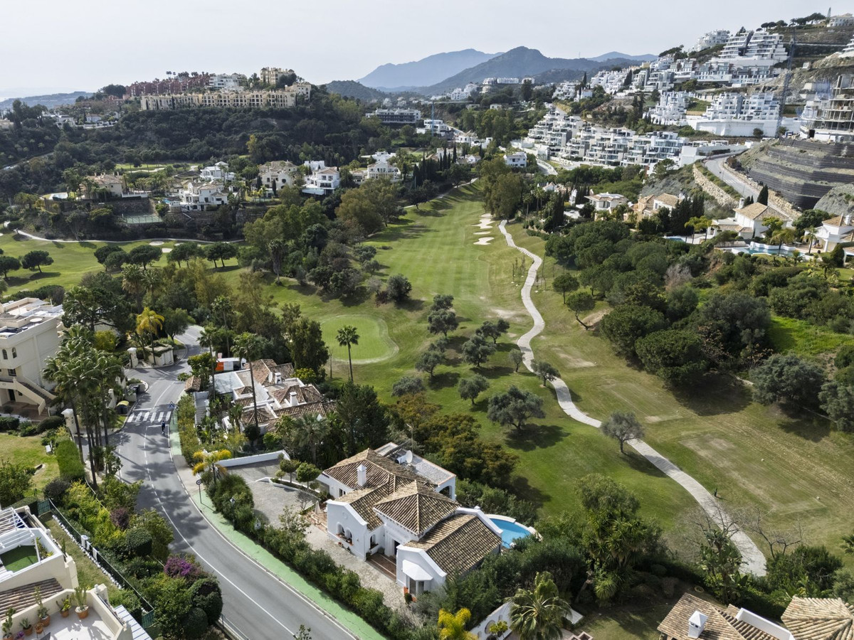 5 Bed Townhouse for sale in La Quinta Costa Del Sol, Málaga, Spain