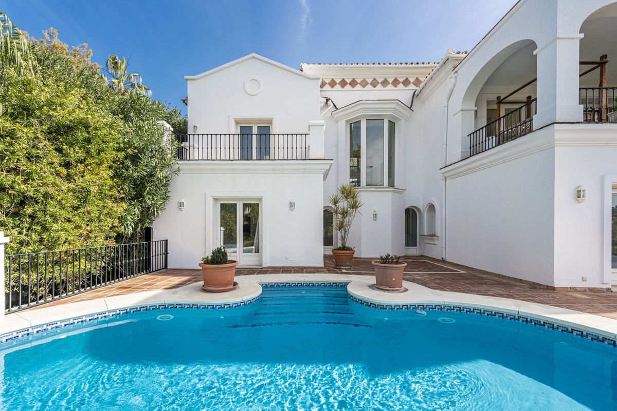 5 Bed Townhouse for sale in La Quinta Costa Del Sol, Málaga, Spain