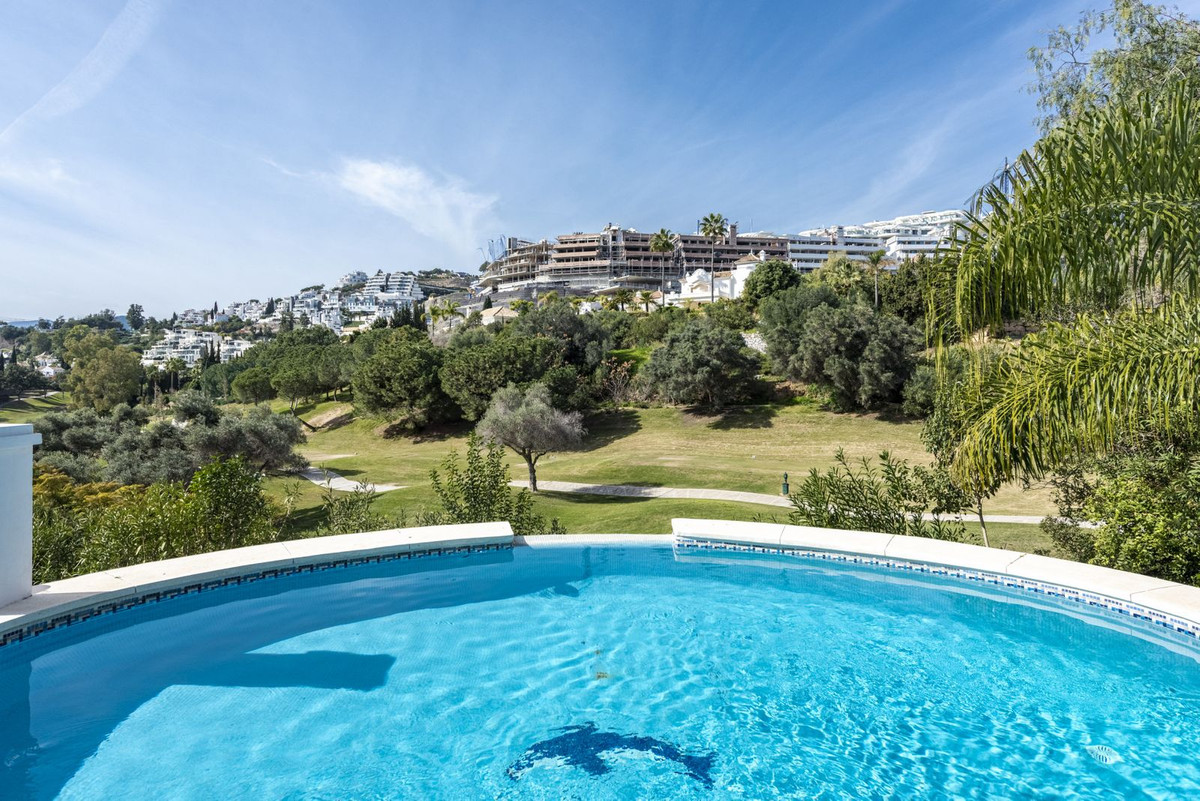 5 Bed Townhouse for sale in La Quinta Costa Del Sol, Málaga, Spain