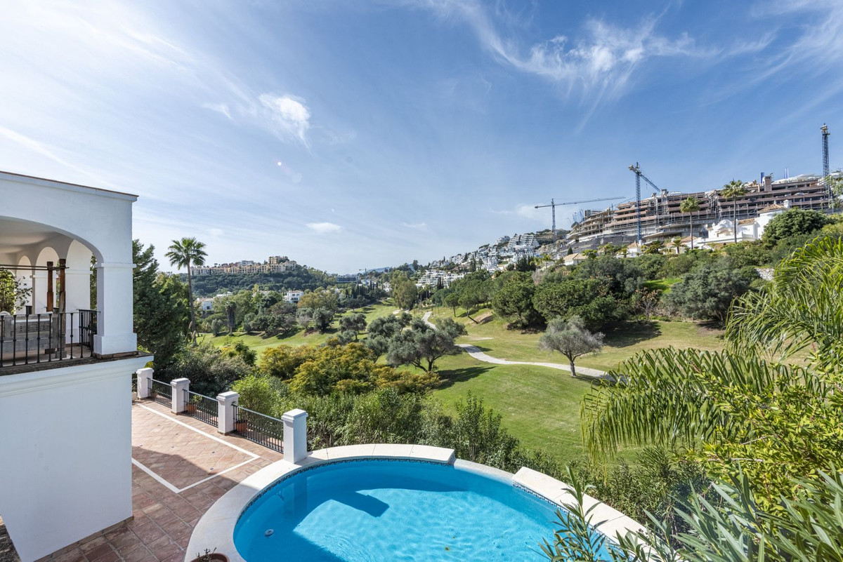 5 Bed Townhouse for sale in La Quinta Costa Del Sol, Málaga, Spain
