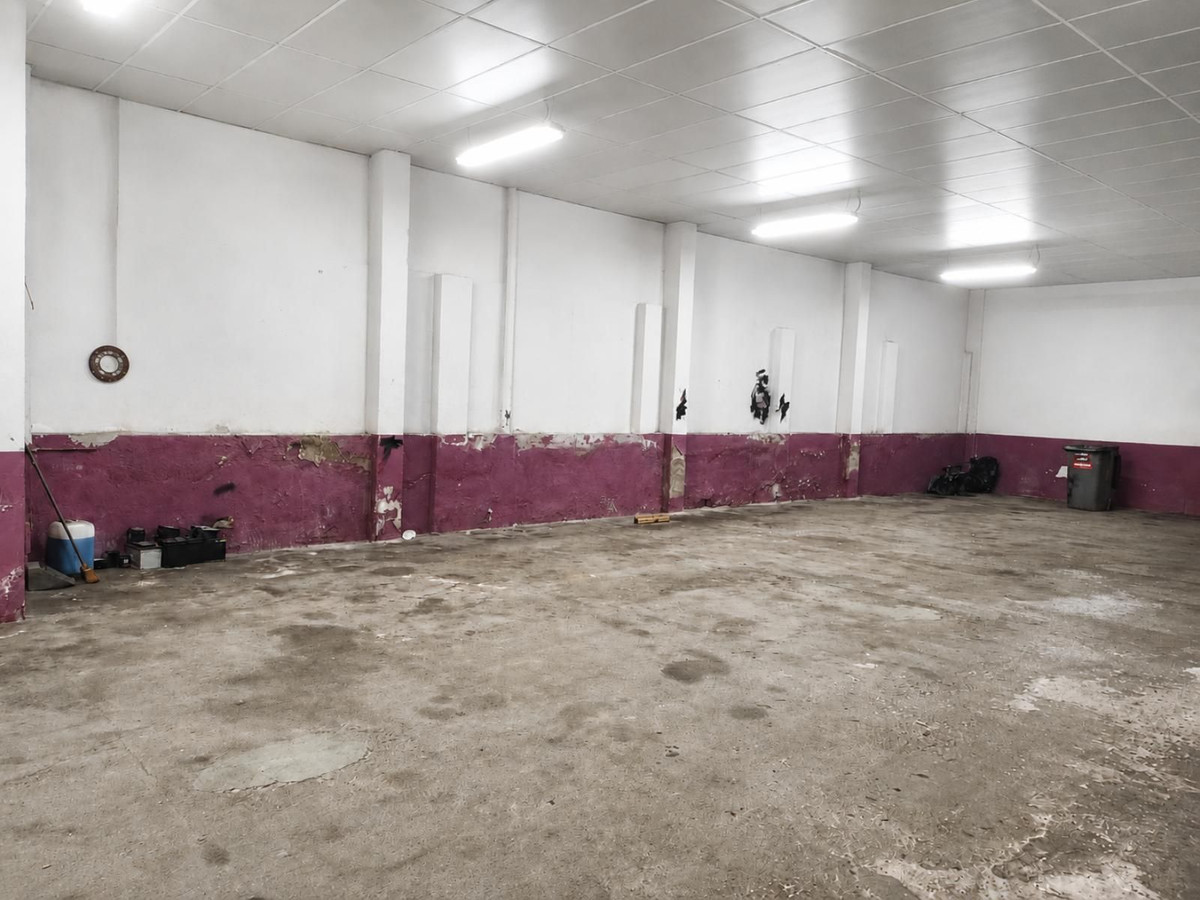 Commercial unit for sale in Los Prados Costa Del Sol, Málaga, Spain
