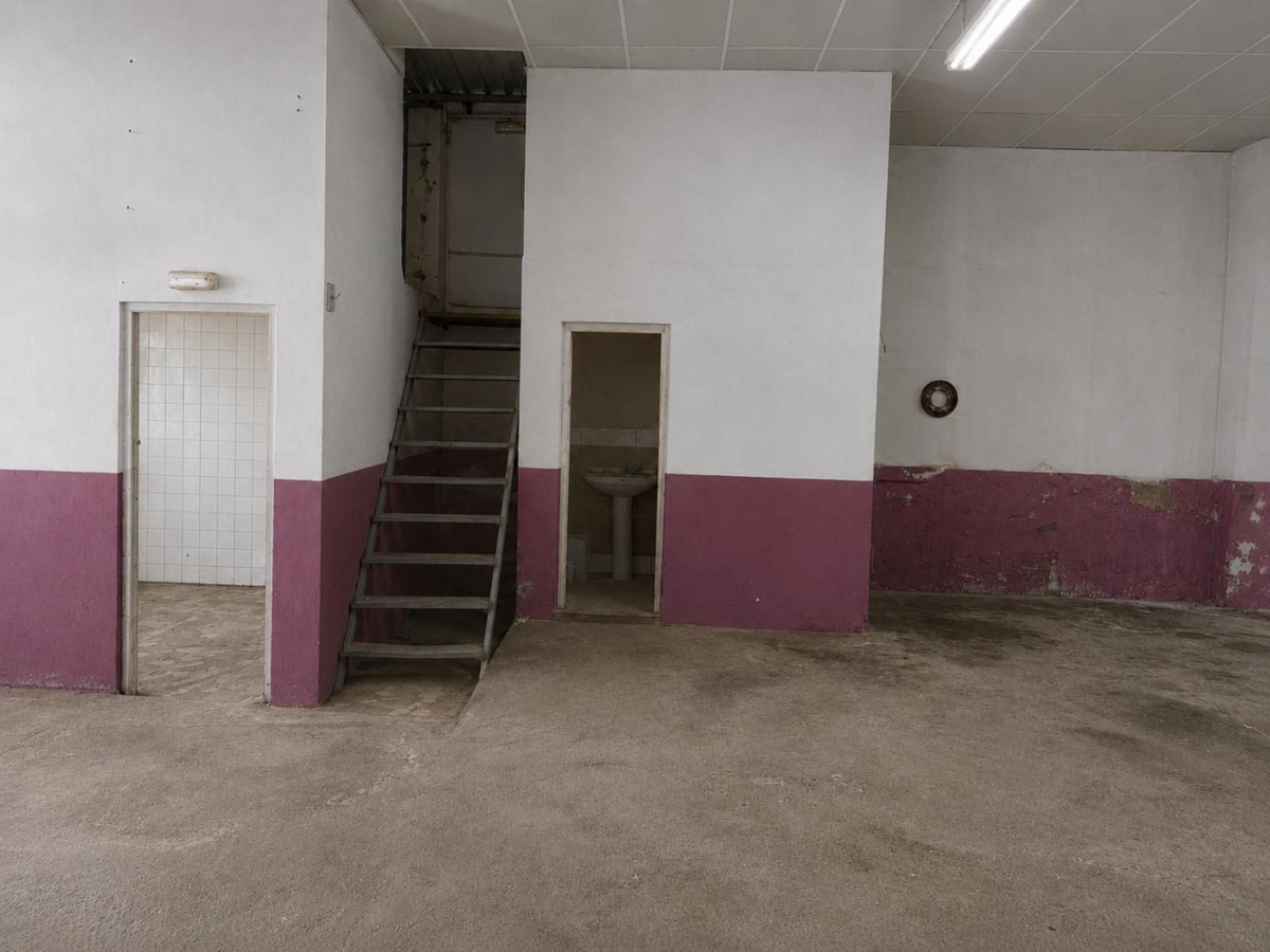 Commercial unit for sale in Los Prados Costa Del Sol, Málaga, Spain