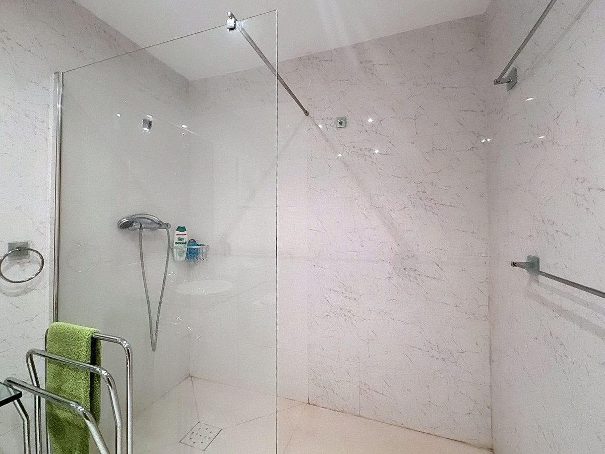 4 Bed Apartment for sale in Costalita Costa Del Sol, Málaga, Spain