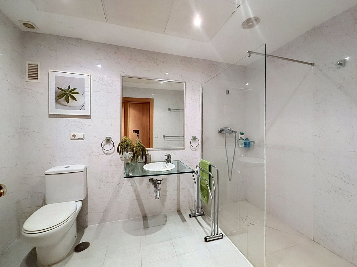4 Bed Apartment for sale in Costalita Costa Del Sol, Málaga, Spain