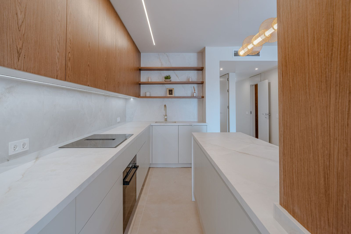 2 Bed Apartment for sale in Nueva Andalucía Costa Del Sol, Málaga, Spain