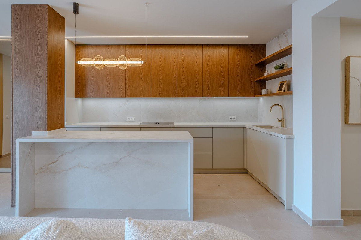 2 Bed Apartment for sale in Nueva Andalucía Costa Del Sol, Málaga, Spain