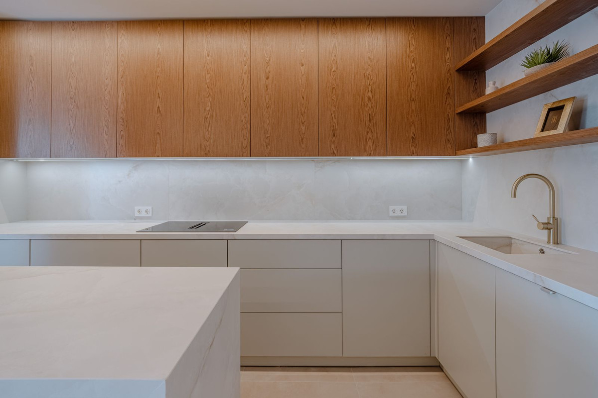 2 Bed Apartment for sale in Nueva Andalucía Costa Del Sol, Málaga, Spain