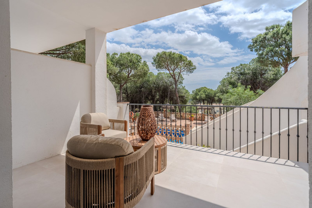 2 Bed Apartment for sale in Nueva Andalucía Costa Del Sol, Málaga, Spain