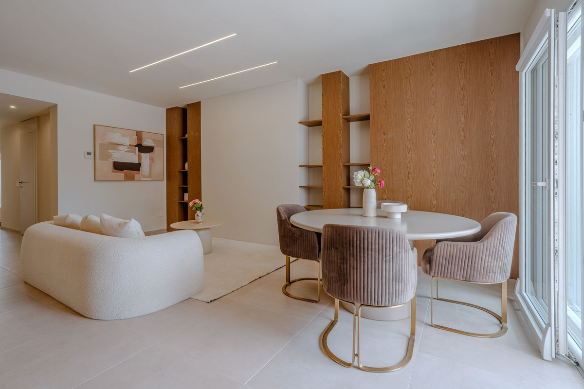 2 Bed Apartment for sale in Nueva Andalucía Costa Del Sol, Málaga, Spain