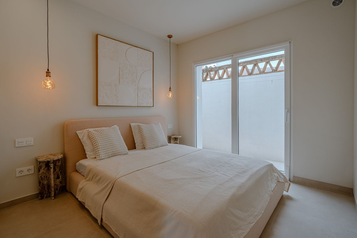 2 Bed Apartment for sale in Nueva Andalucía Costa Del Sol, Málaga, Spain