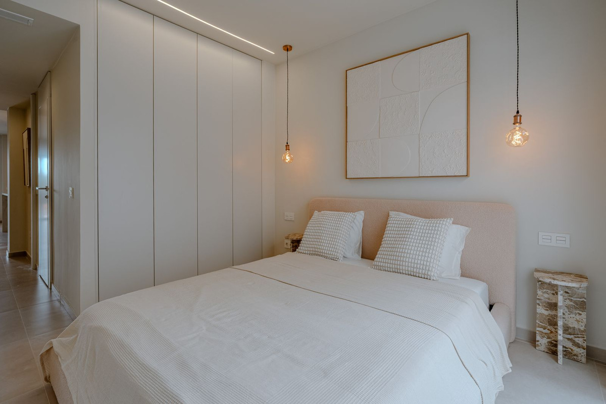 2 Bed Apartment for sale in Nueva Andalucía Costa Del Sol, Málaga, Spain