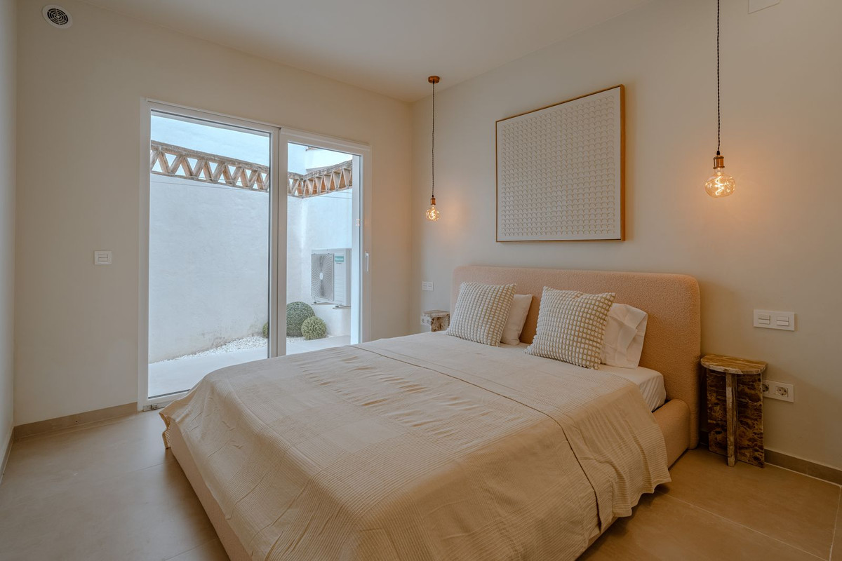 2 Bed Apartment for sale in Nueva Andalucía Costa Del Sol, Málaga, Spain