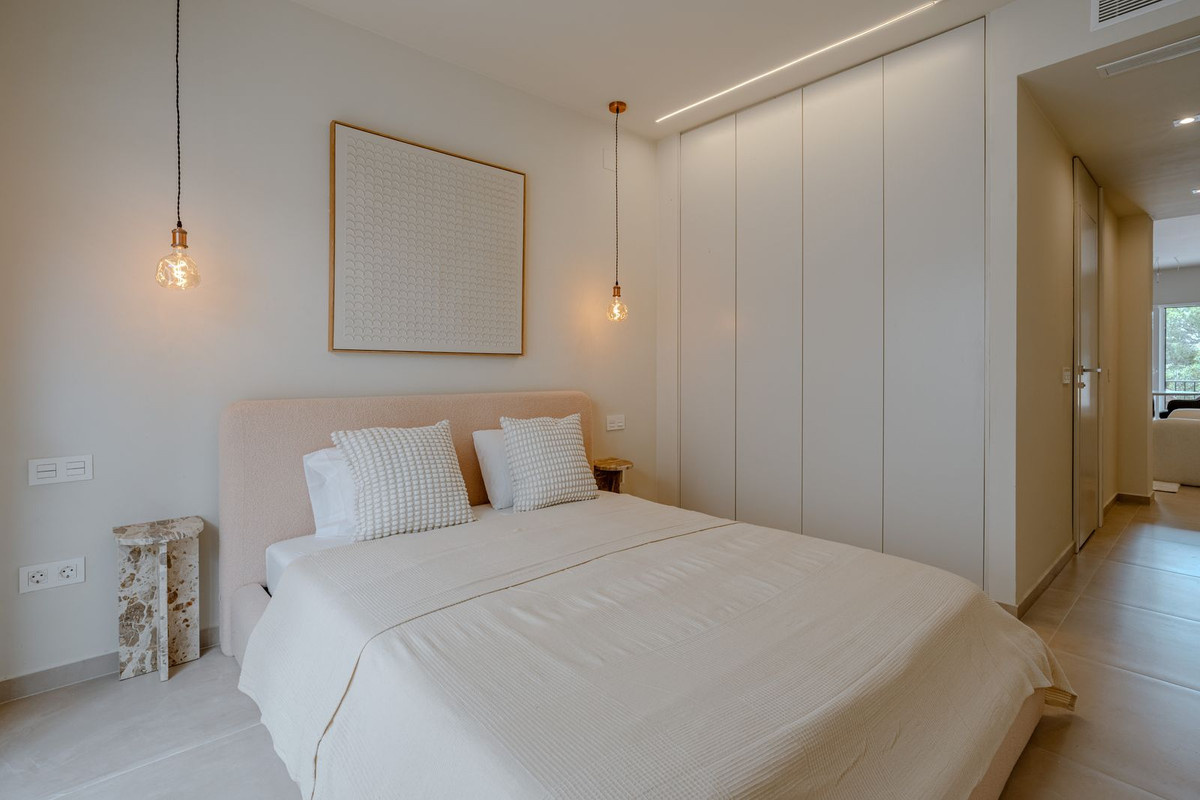 2 Bed Apartment for sale in Nueva Andalucía Costa Del Sol, Málaga, Spain