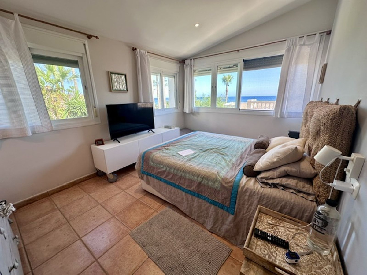 3 Bed Townhouse for sale in Estepona Costa Del Sol, Málaga, Spain