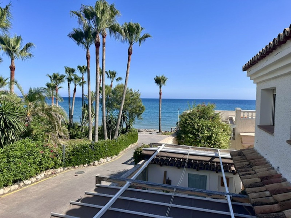 3 Bed Townhouse for sale in Estepona Costa Del Sol, Málaga, Spain