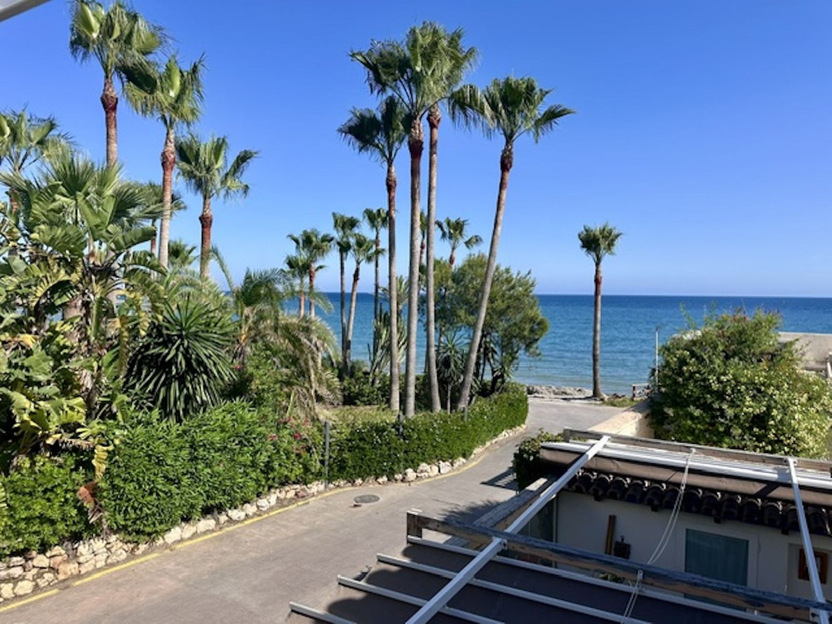 3 Bed Townhouse for sale in Estepona Costa Del Sol, Málaga, Spain