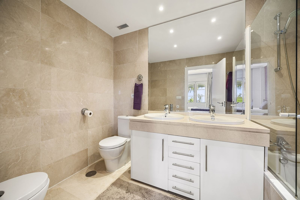 3 Bed Apartment for sale in Los Arqueros Costa Del Sol, Málaga, Spain