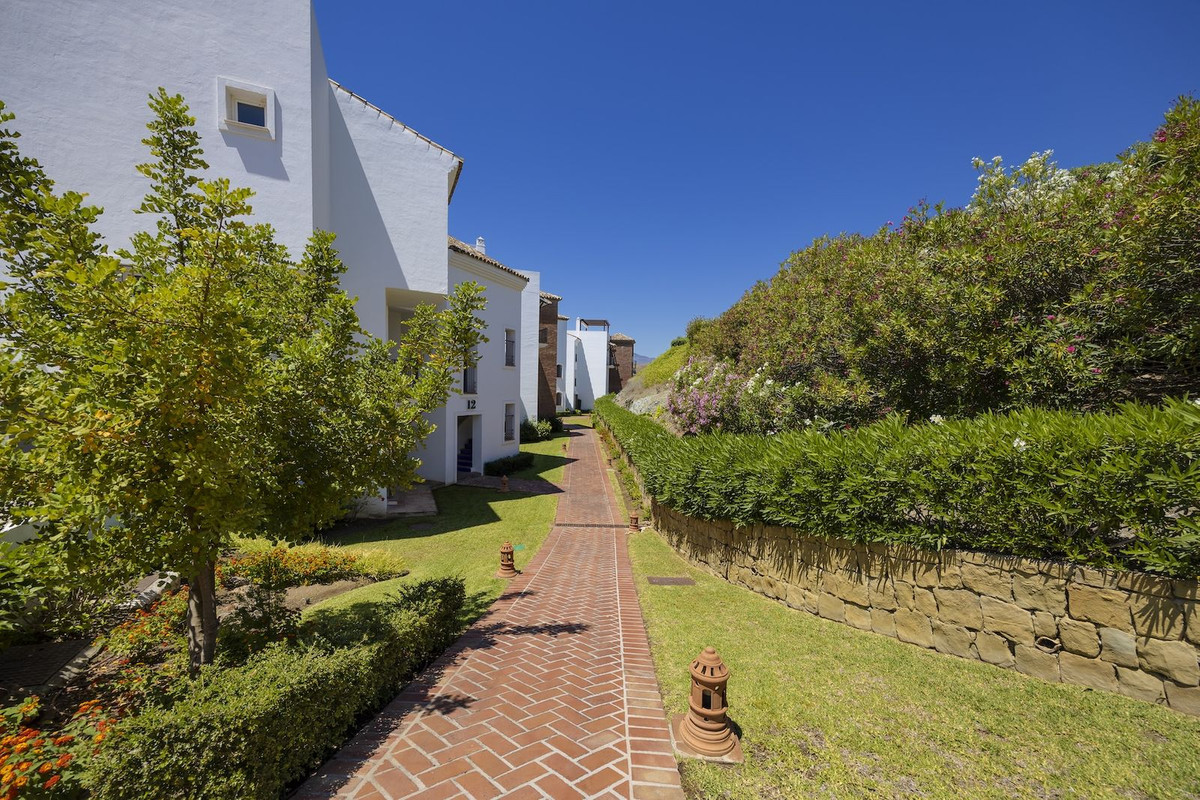 3 Bed Apartment for sale in Los Arqueros Costa Del Sol, Málaga, Spain