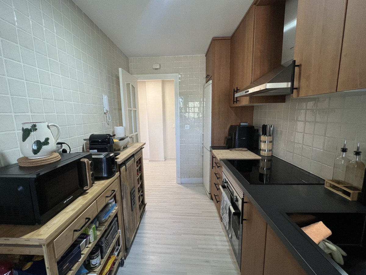Se vende Apartamento Planta Media de 2 dormitorios en Costa Del Sol, Cadiz, España