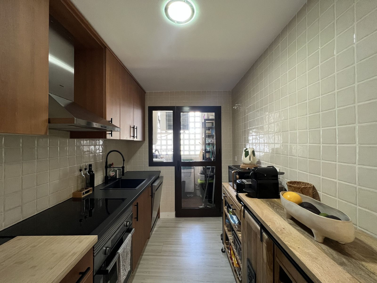 Se vende Apartamento Planta Media de 2 dormitorios en Costa Del Sol, Cadiz, España