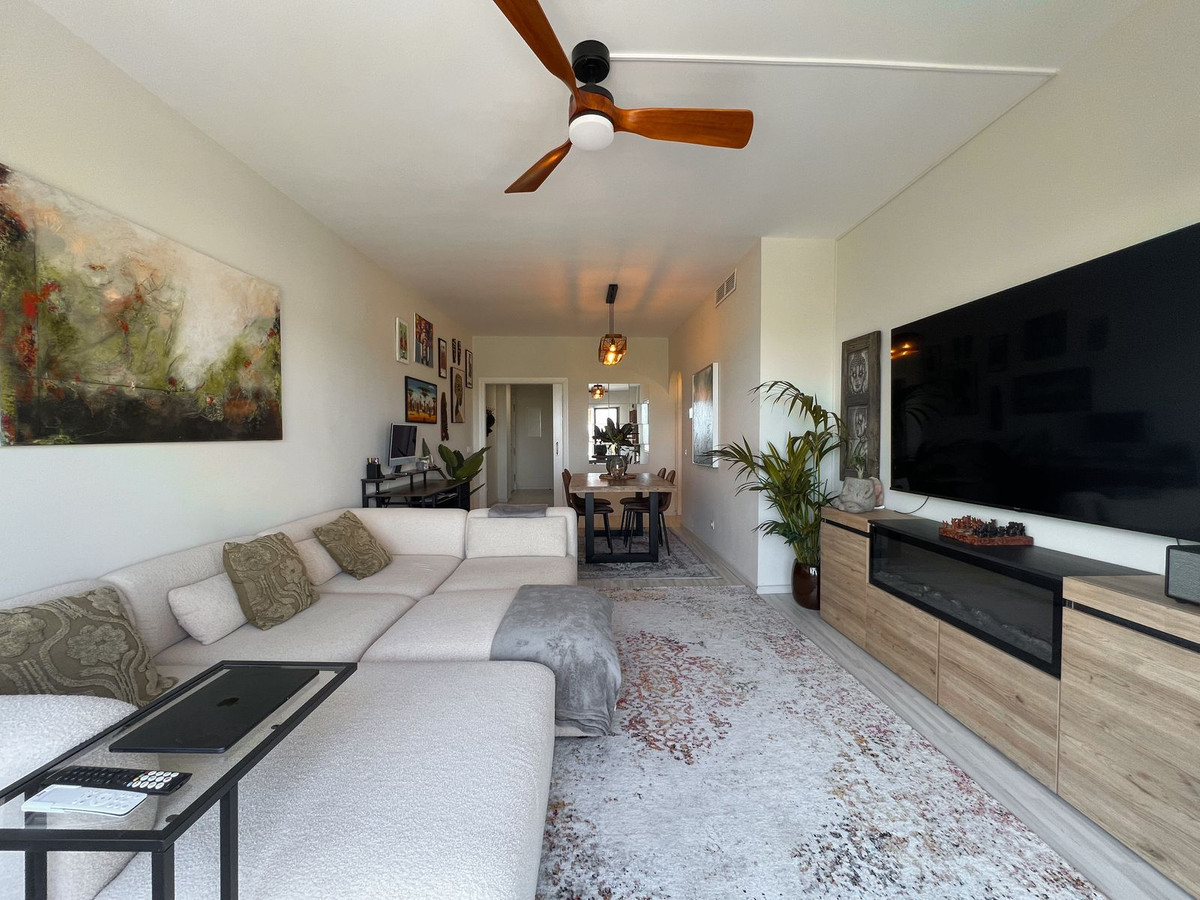 Se vende Apartamento Planta Media de 2 dormitorios en Costa Del Sol, Cadiz, España