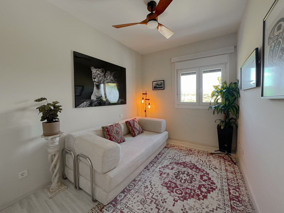 Se vende Apartamento Planta Media de 2 dormitorios en Costa Del Sol, Cadiz, España
