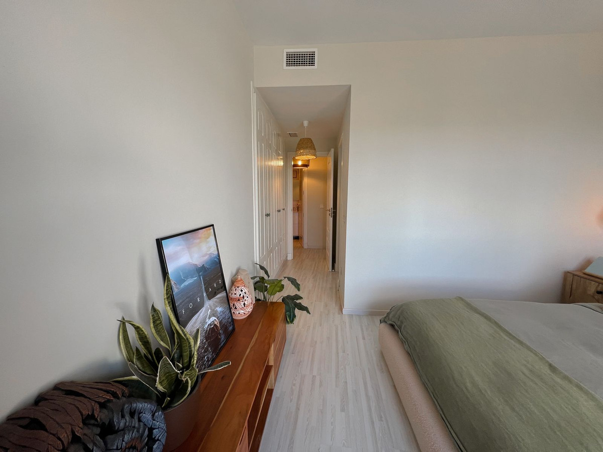 Se vende Apartamento Planta Media de 2 dormitorios en Costa Del Sol, Cadiz, España
