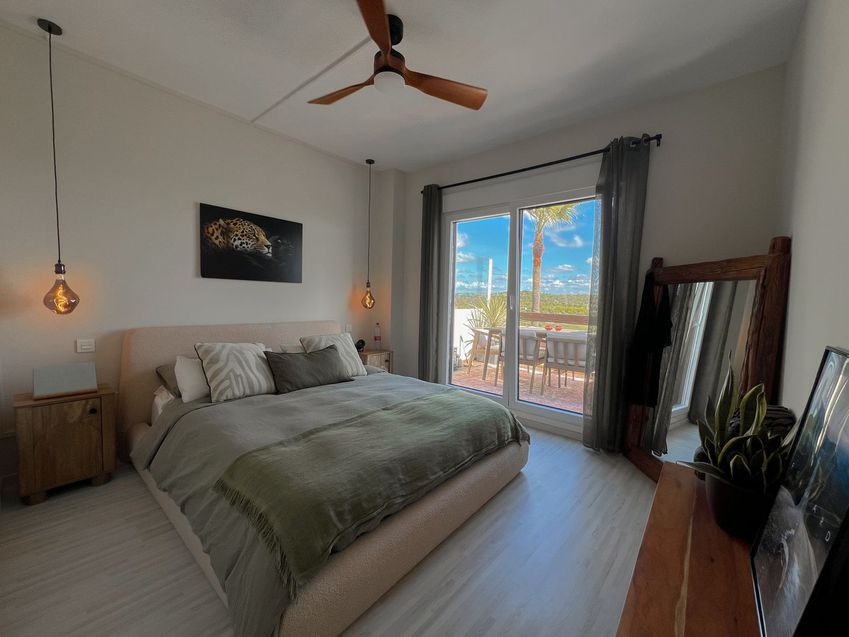 Se vende Apartamento Planta Media de 2 dormitorios en Costa Del Sol, Cadiz, España