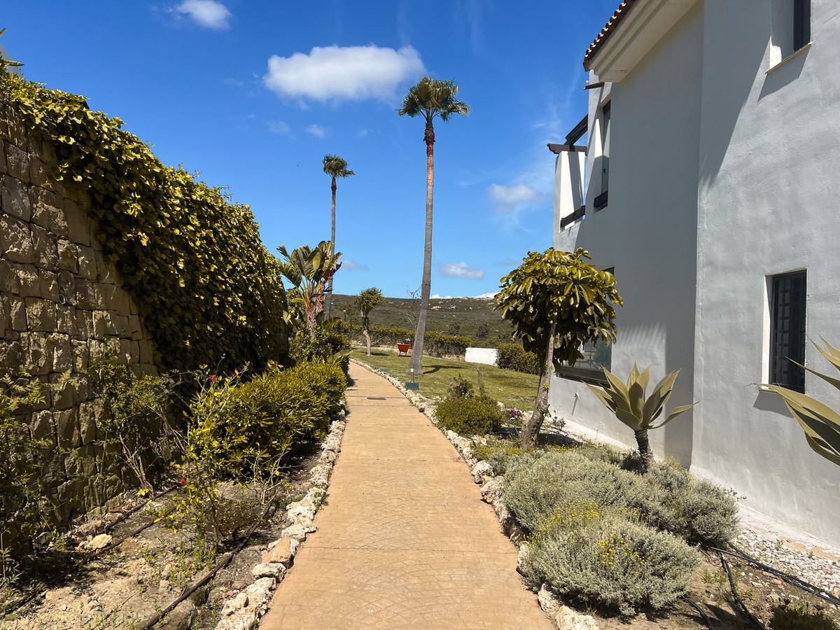 Se vende Apartamento Planta Media de 2 dormitorios en Costa Del Sol, Cadiz, España