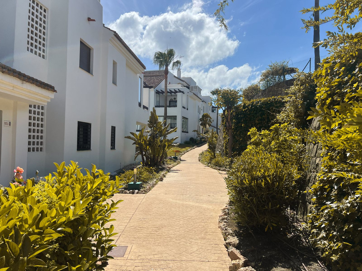 Se vende Apartamento Planta Media de 2 dormitorios en Costa Del Sol, Cadiz, España