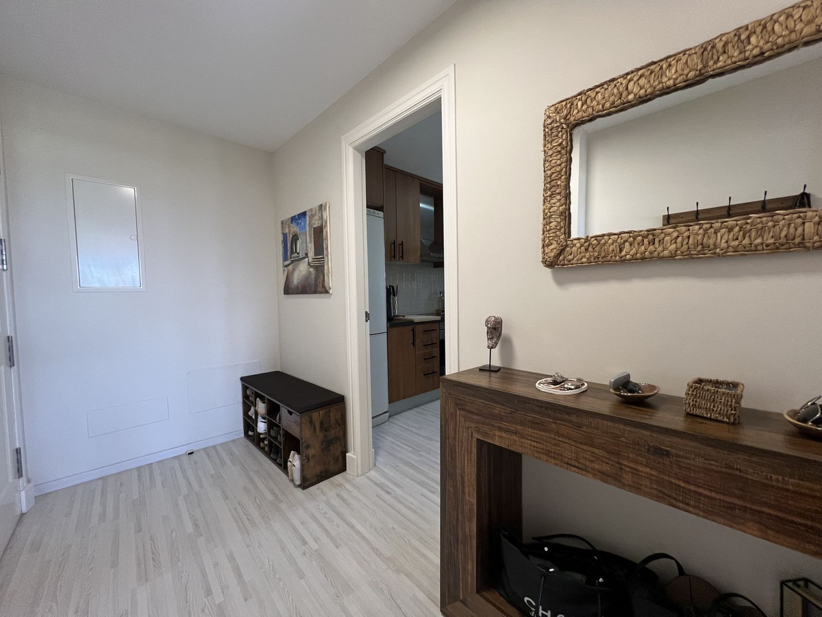 Se vende Apartamento Planta Media de 2 dormitorios en Costa Del Sol, Cadiz, España