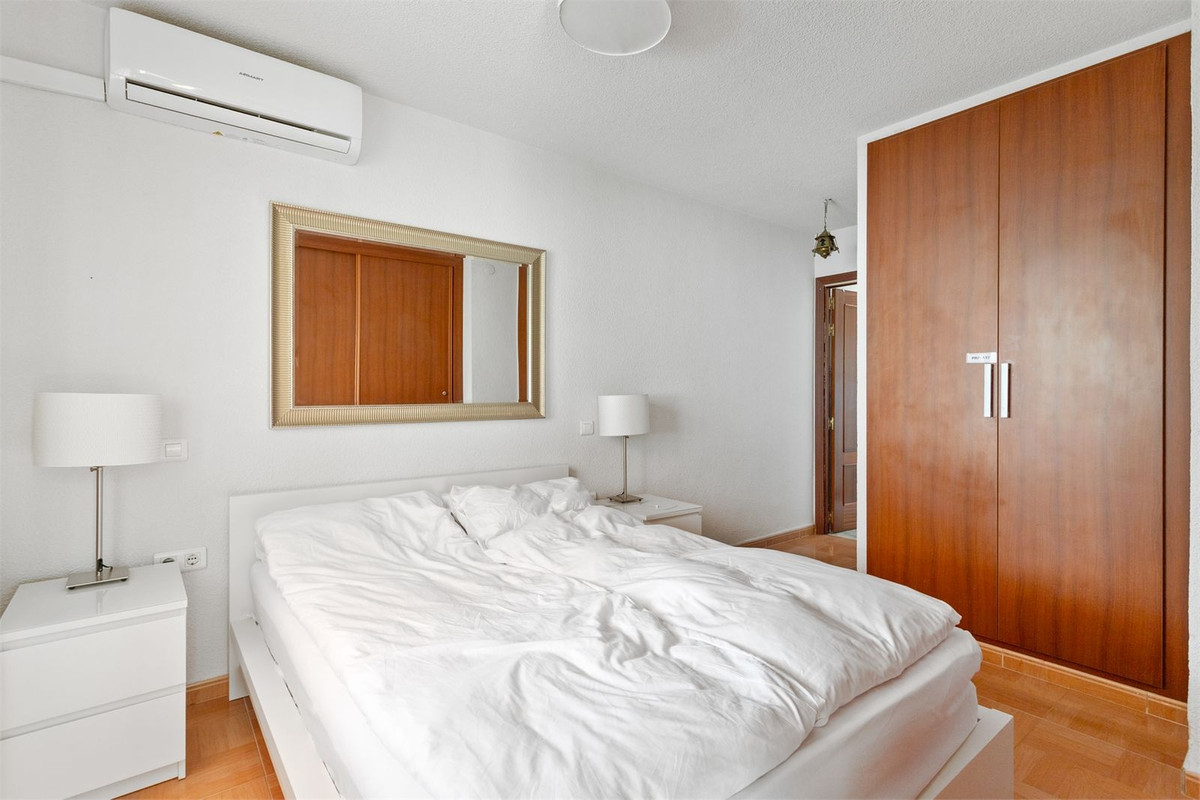 Se vende Apartamento en Planta Última de 3 dormitorios en Costa Del Sol, Málaga, España