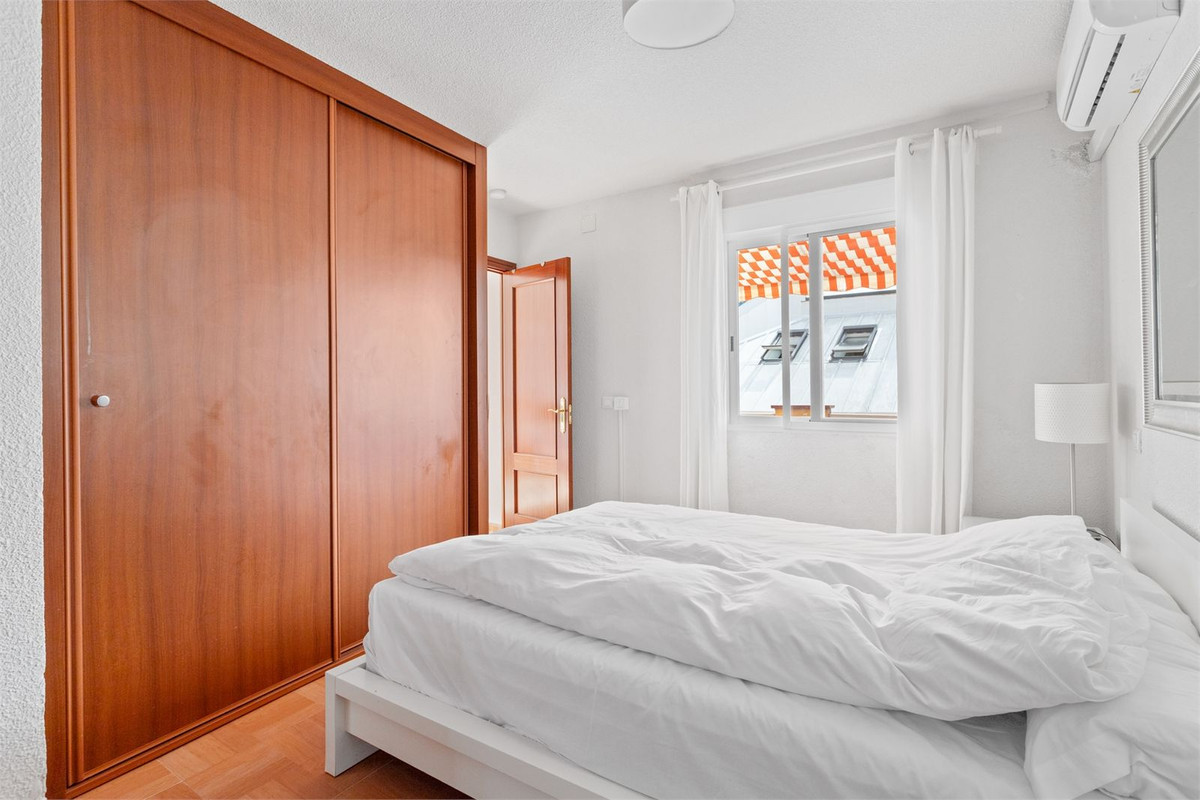 Se vende Apartamento en Planta Última de 3 dormitorios en Costa Del Sol, Málaga, España