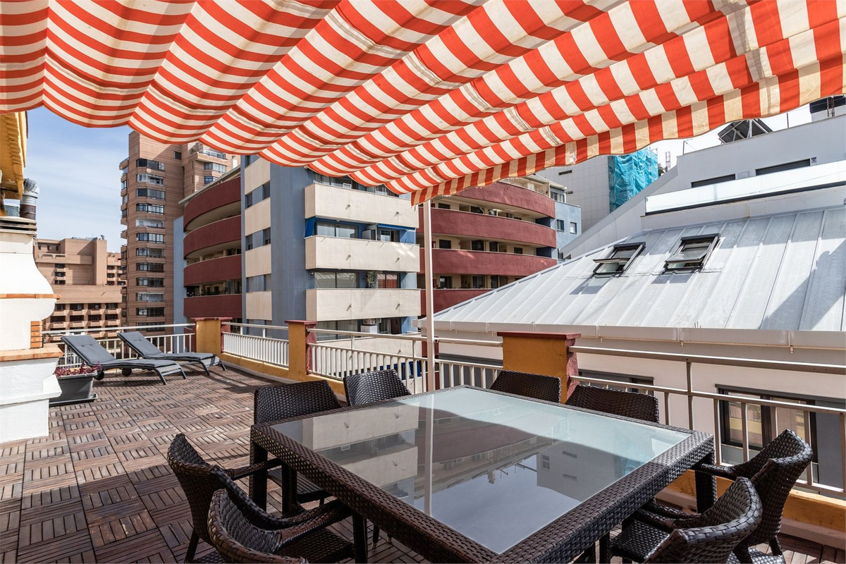 Se vende Apartamento en Planta Última de 3 dormitorios en Costa Del Sol, Málaga, España