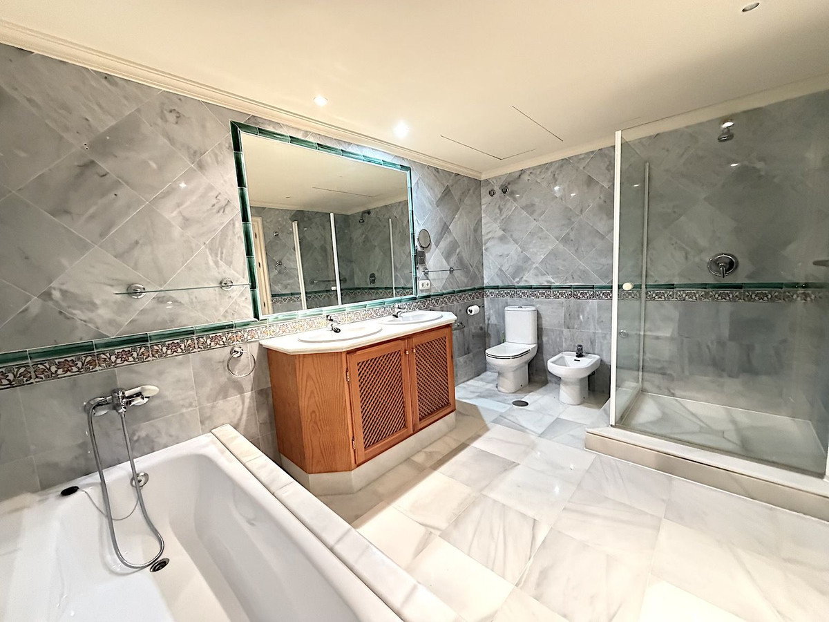 2 Bed Apartment for sale in Monte Halcones Costa Del Sol, Málaga, Spain