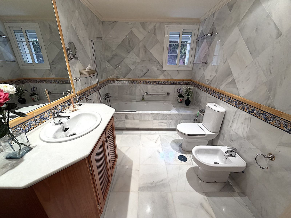 2 Bed Apartment for sale in Monte Halcones Costa Del Sol, Málaga, Spain