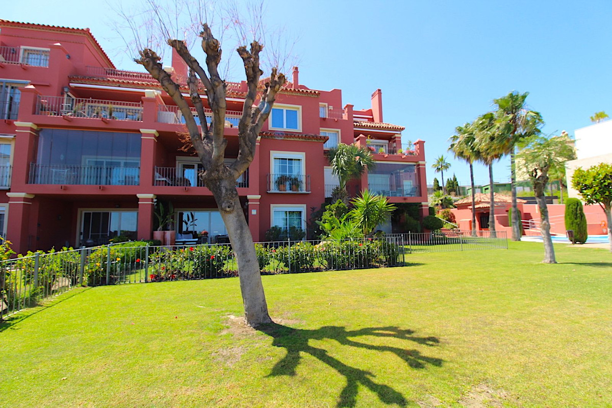 2 Bed Apartment for sale in Monte Halcones Costa Del Sol, Málaga, Spain