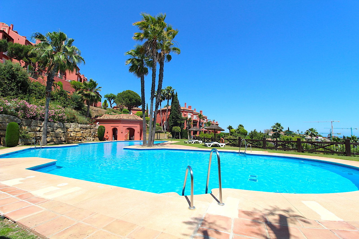 2 Bed Apartment for sale in Monte Halcones Costa Del Sol, Málaga, Spain