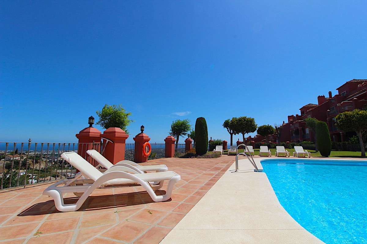 2 Bed Apartment for sale in Monte Halcones Costa Del Sol, Málaga, Spain