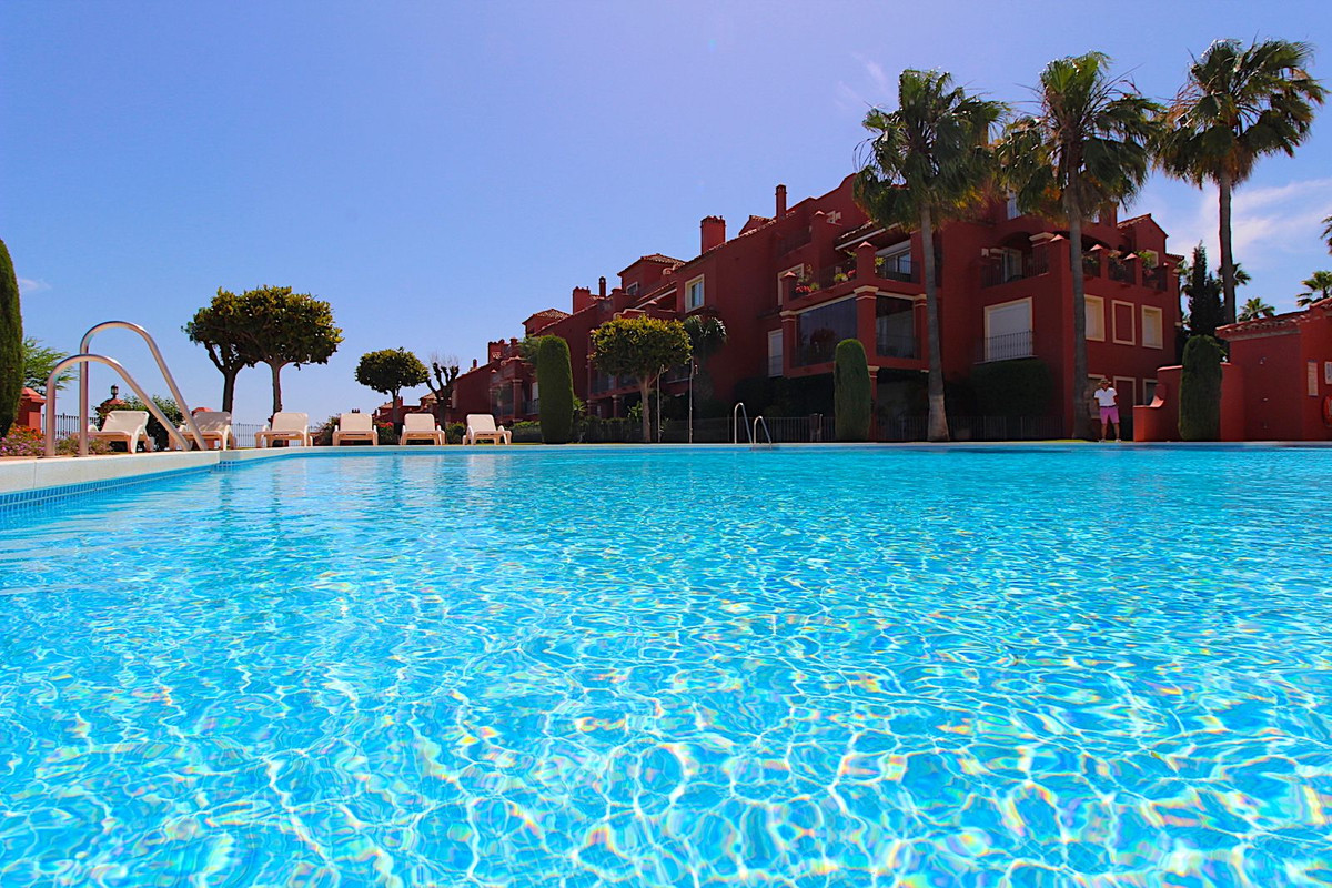 2 Bed Apartment for sale in Monte Halcones Costa Del Sol, Málaga, Spain