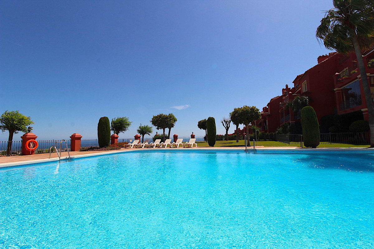 2 Bed Apartment for sale in Monte Halcones Costa Del Sol, Málaga, Spain