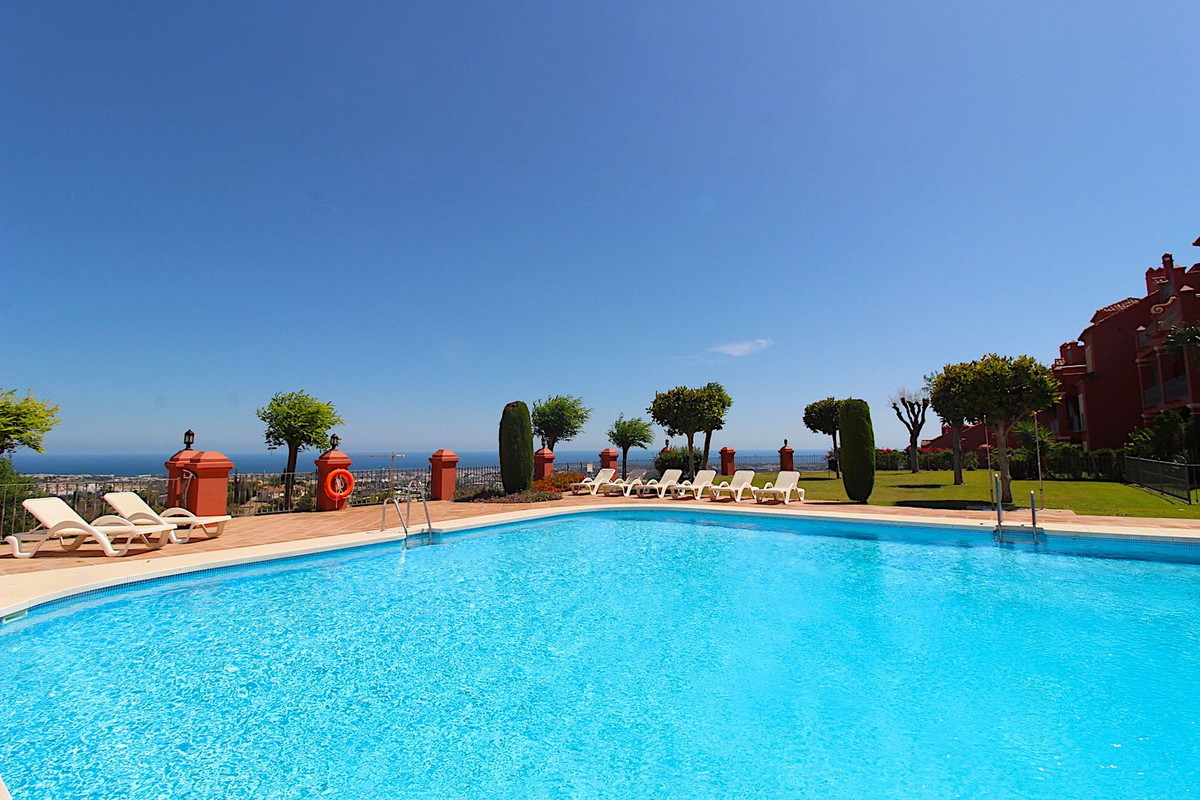 2 Bed Apartment for sale in Monte Halcones Costa Del Sol, Málaga, Spain